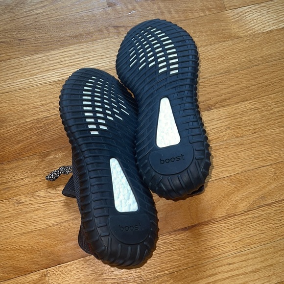 ❗️Sold❗️Yeezy Boost Sneakers for Men - Picture 4 of 5